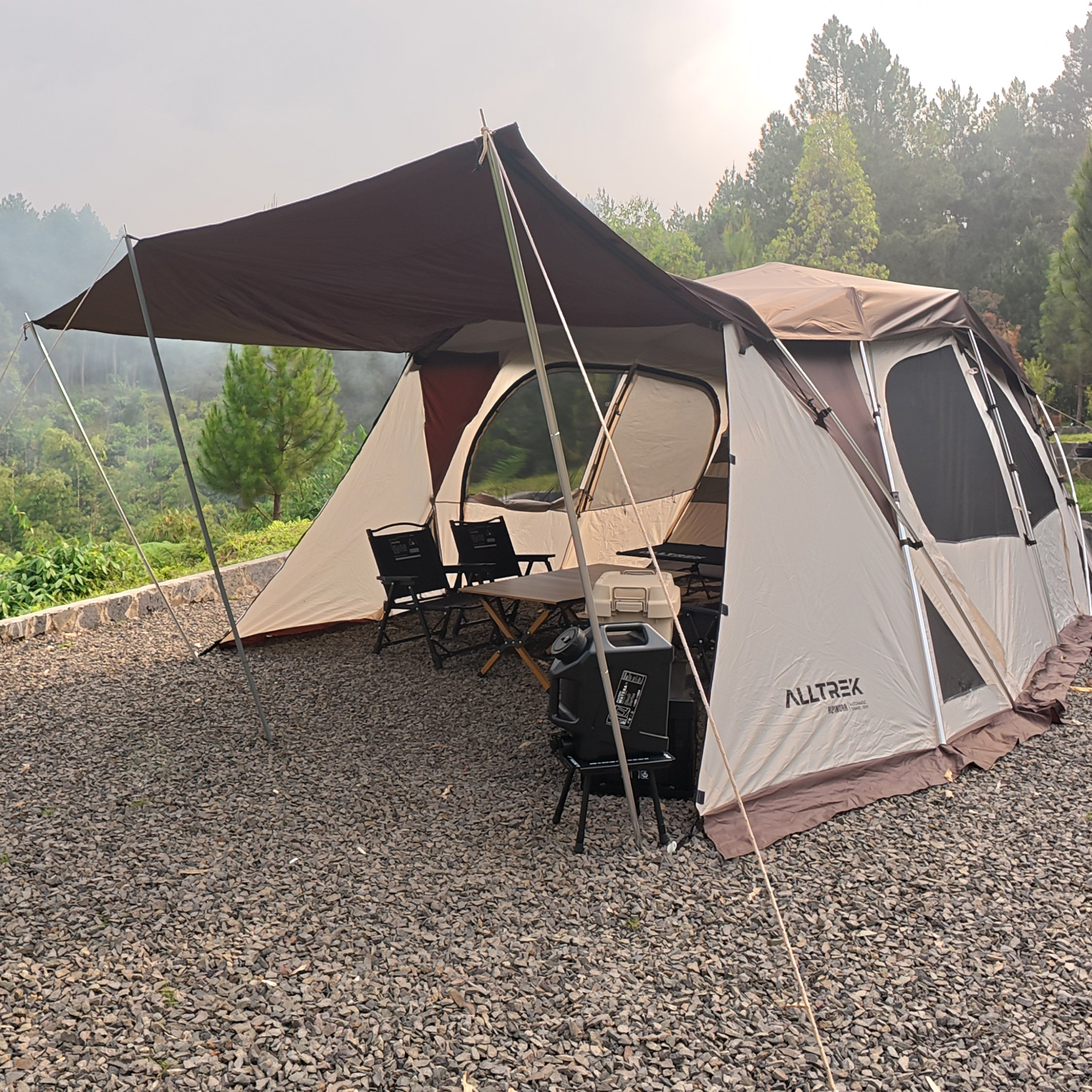 Alpinora Luxcamp Mountain View Area_1