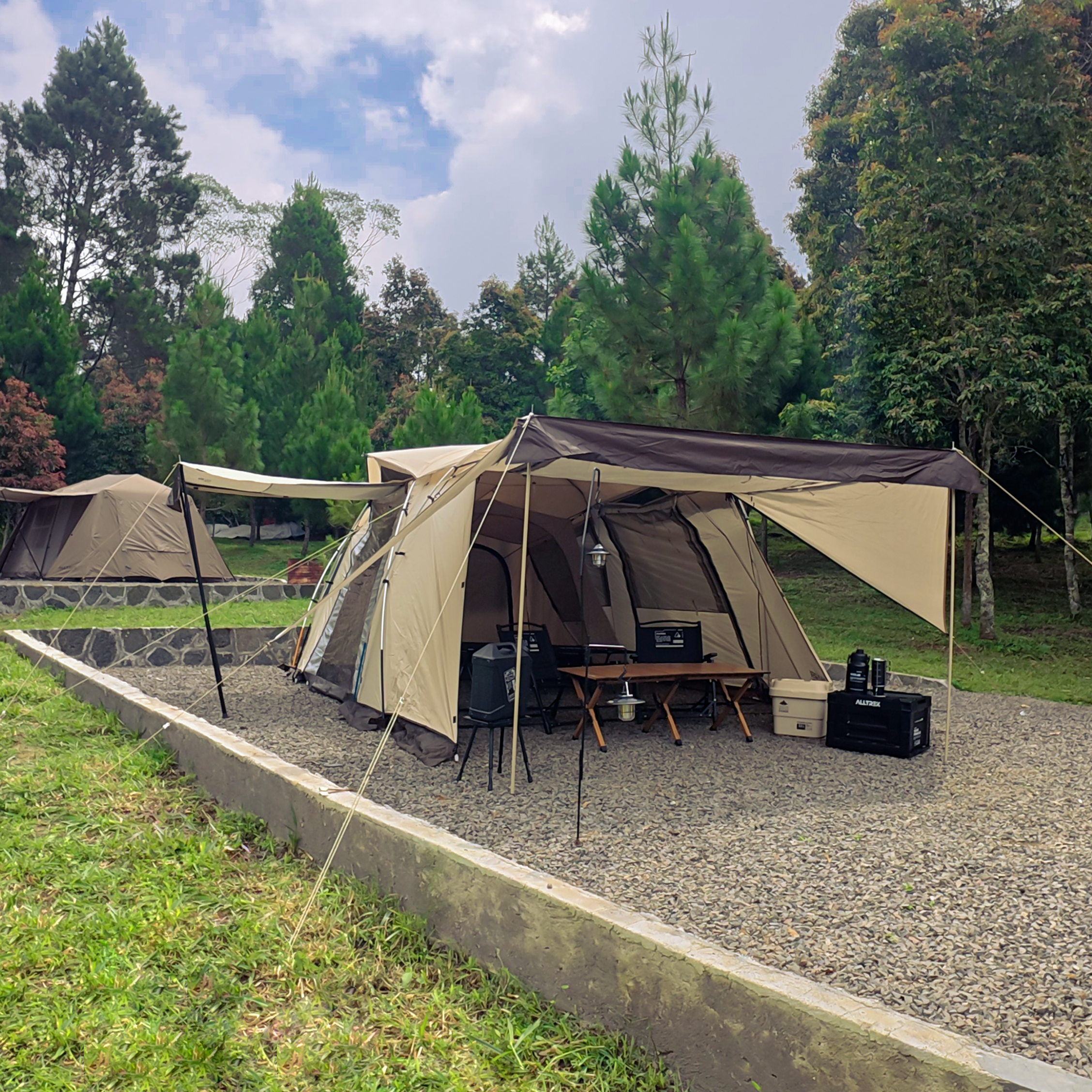 Azteca Luxcamp Mountain View Area_3