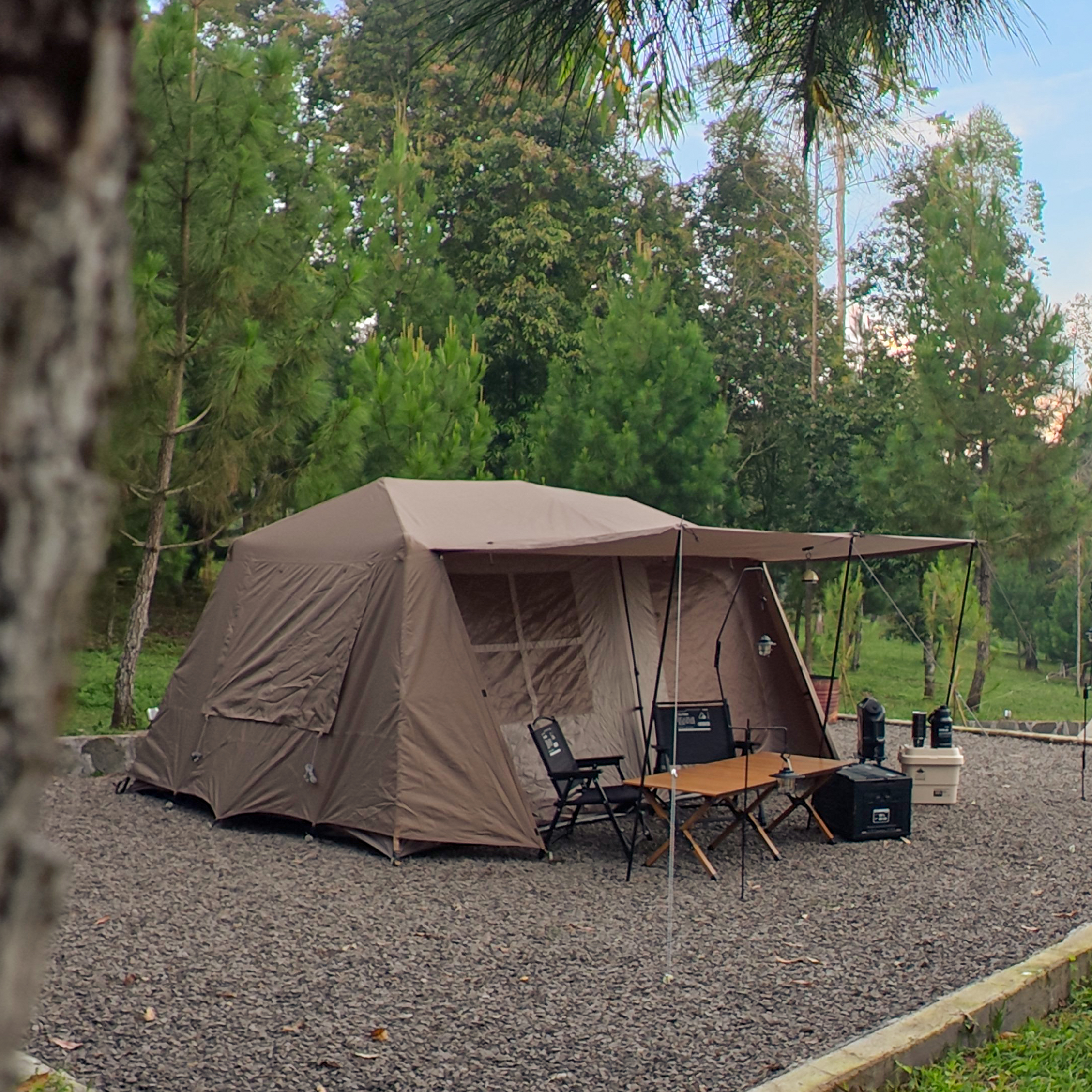 Skylark Luxcamp Mountain View Area_2