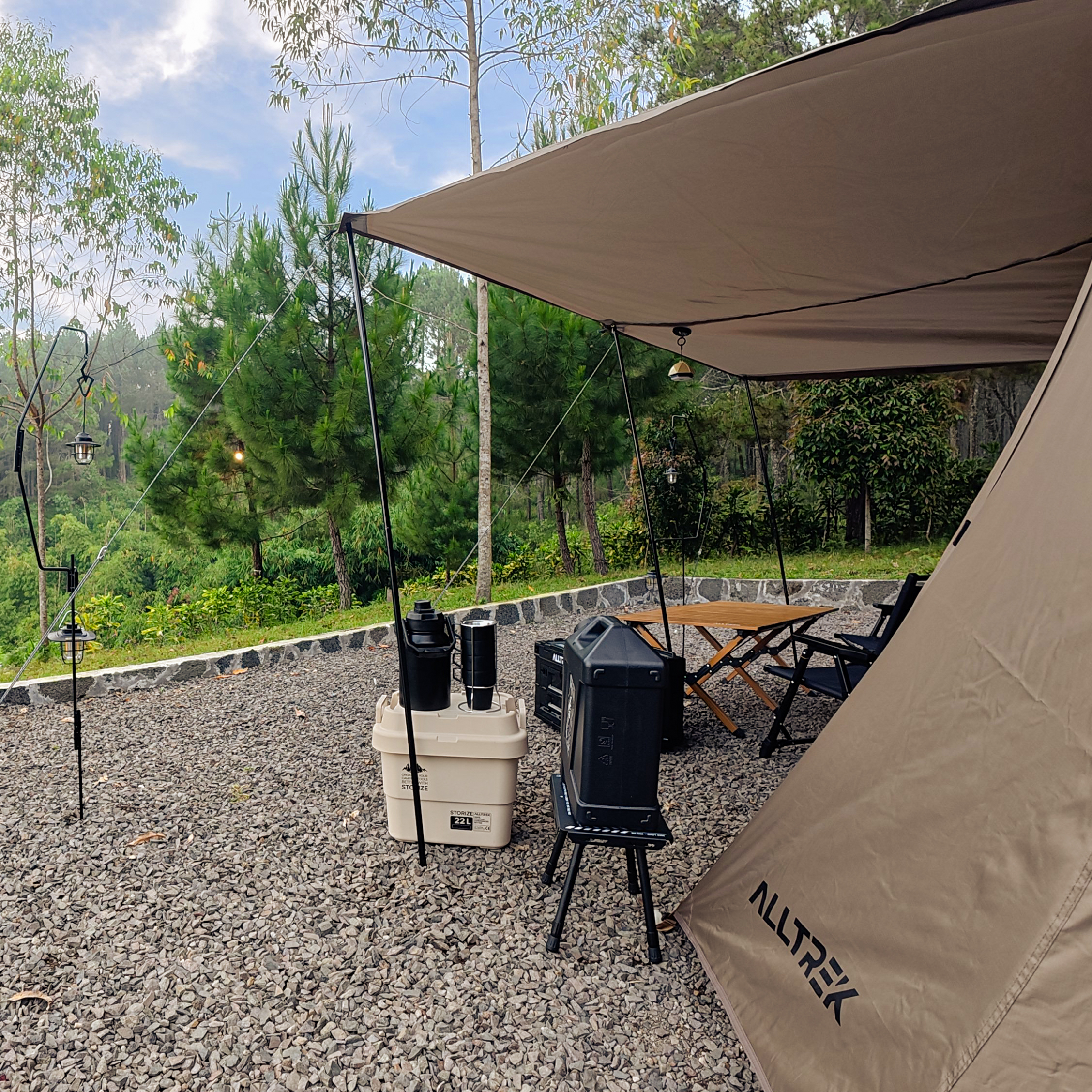 Skylark Luxcamp Mountain View Area_3